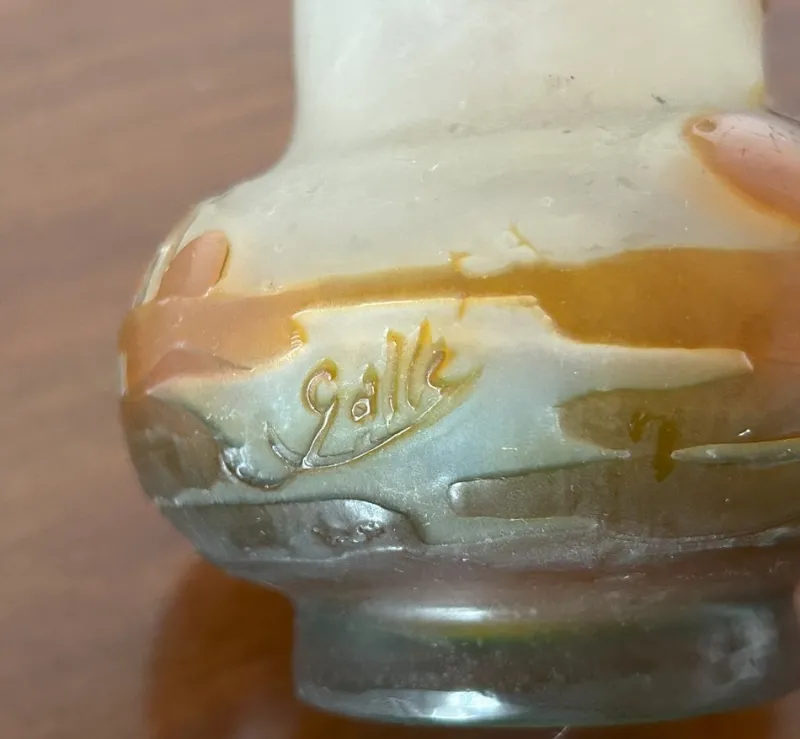 Outlet Pamono Small Art Nouveau Glass Vase with Cameo Work by Emile Gallé, 1900s