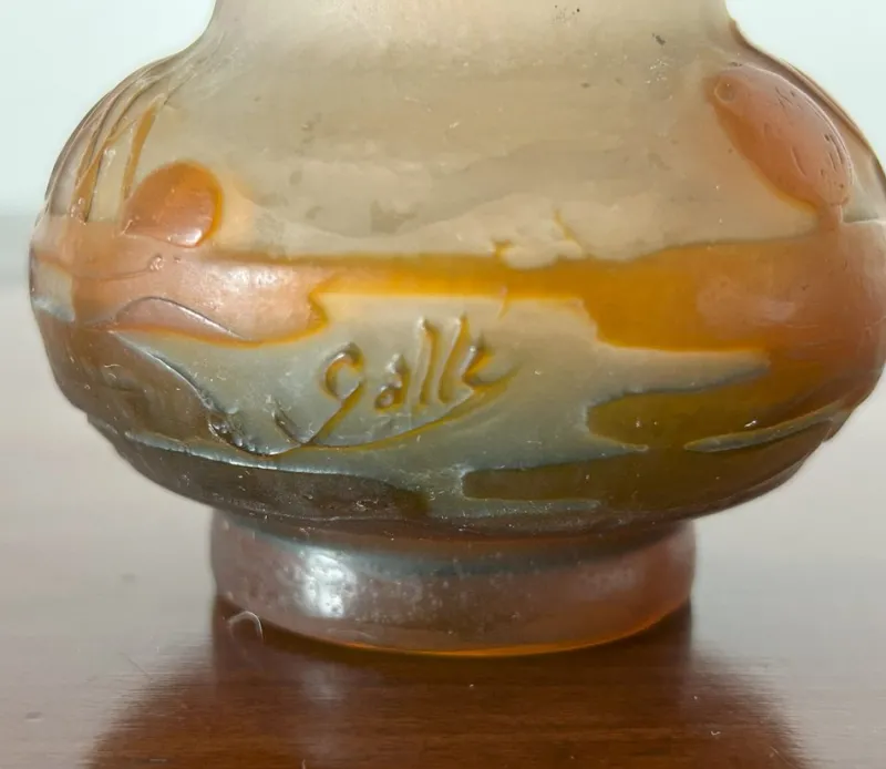 Outlet Pamono Small Art Nouveau Glass Vase with Cameo Work by Emile Gallé, 1900s