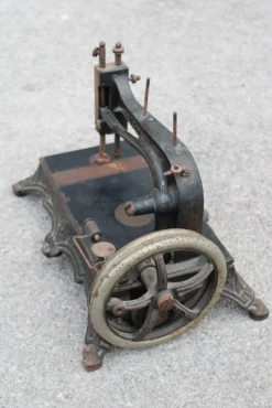 Online Pamono Small Cast Iron Sewing Machine from Junker & Ruh, 1890s