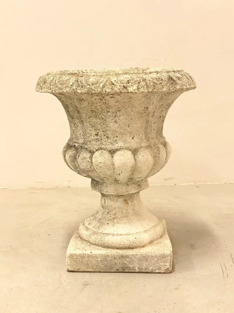 Pamono Small Concrete Vase, 1970s> Garden Accessories