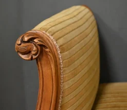 Sale Pamono Small Louis XV Style Bench with Armrests in Blond Mahogany, 1920s