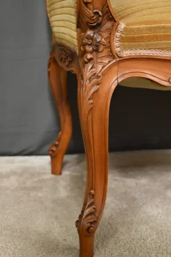 Sale Pamono Small Louis XV Style Bench with Armrests in Blond Mahogany, 1920s