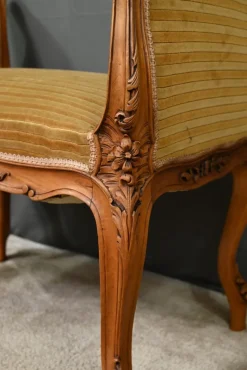 Sale Pamono Small Louis XV Style Bench with Armrests in Blond Mahogany, 1920s