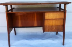 Pamono Small Mid-Century Modern Desk, 1950s-1970s> Desks