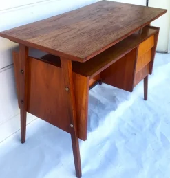 Pamono Small Mid-Century Modern Desk, 1950s-1970s><noscript><img width=
