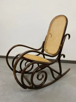 Pamono Small No. 10 Children's Rocking Chair attributed to Thonet, 1930s> Children's Chairs