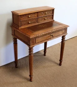 Discount Pamono Small Tiered Child's Desk in Solid Oak, Late 19th Century