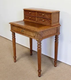 Discount Pamono Small Tiered Child's Desk in Solid Oak, Late 19th Century