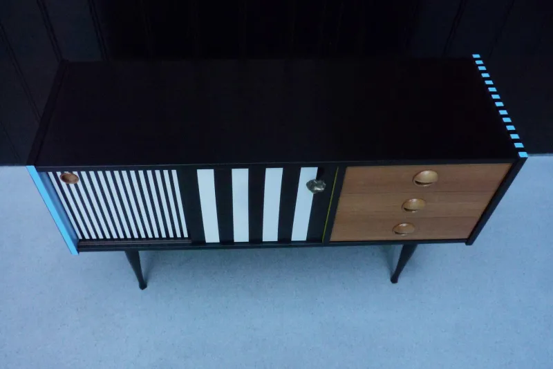 Pamono Small Vintage Chest of Drawers, 1950s> Dressers, Commodes & Chests