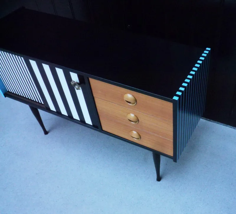 Pamono Small Vintage Chest of Drawers, 1950s> Dressers, Commodes & Chests