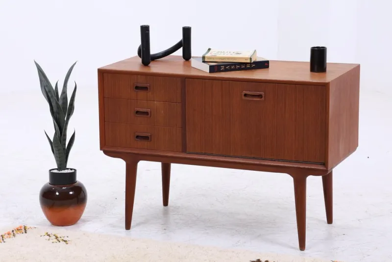 Outlet Pamono Small Vintage Teak Sideboard by Omann Jun, 1960s