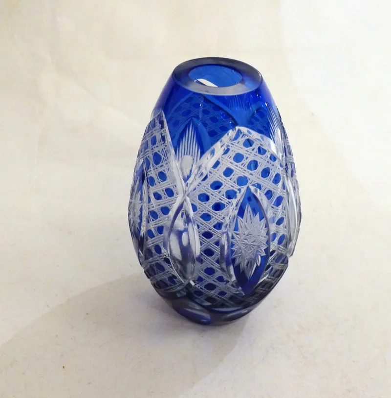 Pamono Small Vintage Vase in Cut Bohemian Crystal with Cobalt Blue, 1960s> Vases
