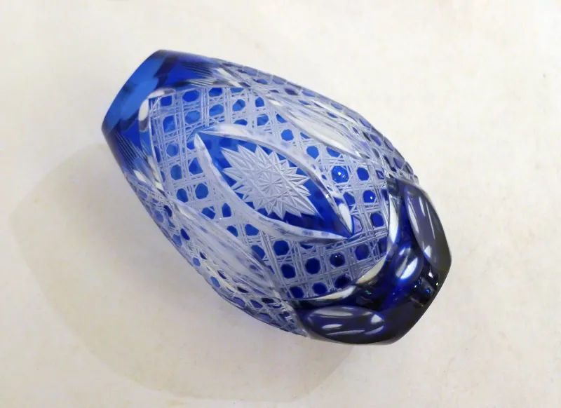 Pamono Small Vintage Vase in Cut Bohemian Crystal with Cobalt Blue, 1960s> Vases