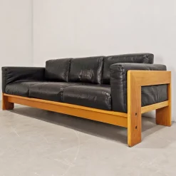 Pamono Sofa and Armchairs Mod. Bastiano in Oak Wood and Black Leather by Afra and Tobia Scarpa for Gavina, 1960s, Set of 3><noscript><img width=