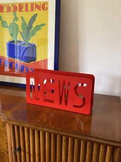 Pamono Space Age Red Magazine Rack, France, 1970s><noscript><img width=