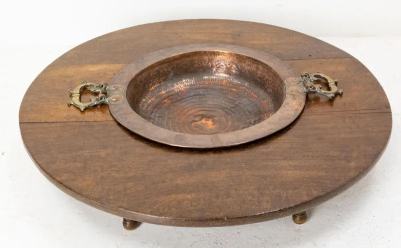 Pamono Spanish Basque Oak & Copper Brazier or Planter, 19th Century> Planters And Jardiniere