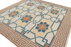 Pamono Square Dhurrie Rug in Cream from R&K Principal Jahanshah Nazmiyal><noscript><img width=