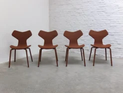Pamono 1st Edition Grand Prix Chairs by Arne Jacobsen for Fritz Hansen, Set of 4, 1959> Side Chairs & Dining Chairs