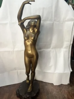 New Pamono St. Monk, Large Sculpture of a Standing Naked Woman, 1980s, Bronze
