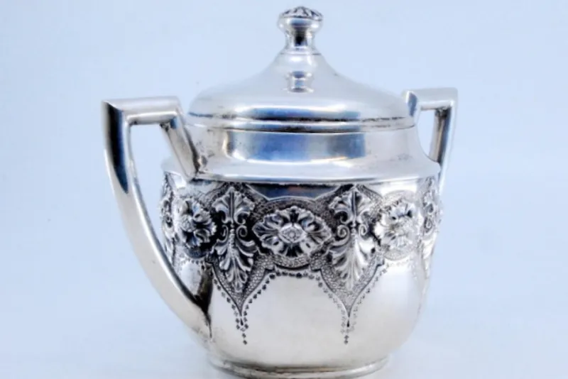 Pamono Sugar Bowl in Embossed Silver with Floral Motifs and Hinged Lid> Bottles, Carafes & Jugs