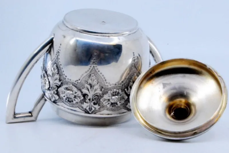 Pamono Sugar Bowl in Embossed Silver with Floral Motifs and Hinged Lid> Bottles, Carafes & Jugs