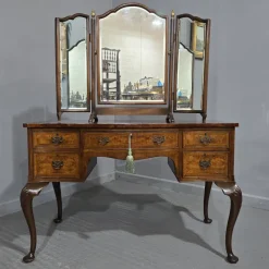 Discount Pamono Super Serpentine Burr Walnut Dressing Table, 1920
