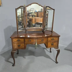 Discount Pamono Super Serpentine Burr Walnut Dressing Table, 1920