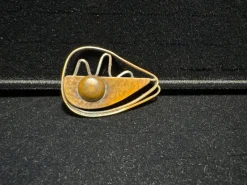 Sale Pamono Surrealist Brooch in Patinated Bronze with Its Original Base by Francisco Rebajes, 1950s
