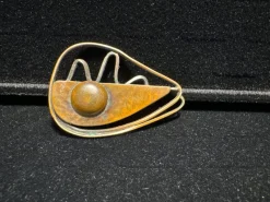 Sale Pamono Surrealist Brooch in Patinated Bronze with Its Original Base by Francisco Rebajes, 1950s