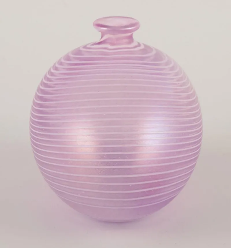 Outlet Pamono Swedish Aphrodite Vase in Pink Art Glass by Bertil Vallien for Kosta Boda, 1980s