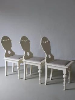 Hot Pamono Swedish Folk White Painted Chair, 1920s