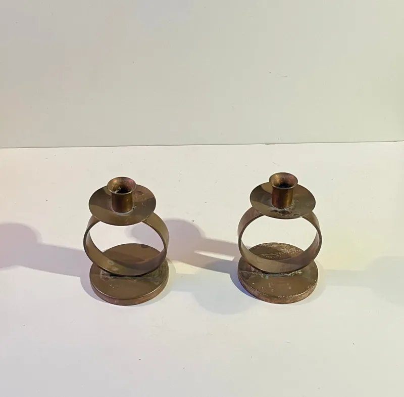 Pamono Swedish Grace Patinated Copper Circle Candleholders, 1920s, Set of 2> Candleholders