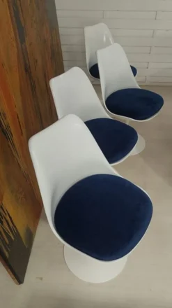 Discount Pamono Swivel Chairs by Eero Saarinen for Knoll International, 1970s, Set of 4