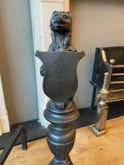 Pamono Tall Antique Fire Dogs in Cast Iron, 1890, Set of 2><noscript><img width=