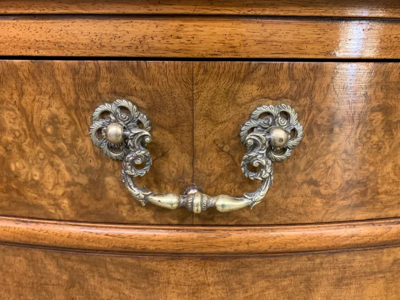 Pamono Tall Burr Walnut Pedestals, 1910, Set of 2> Pedestals And Columns