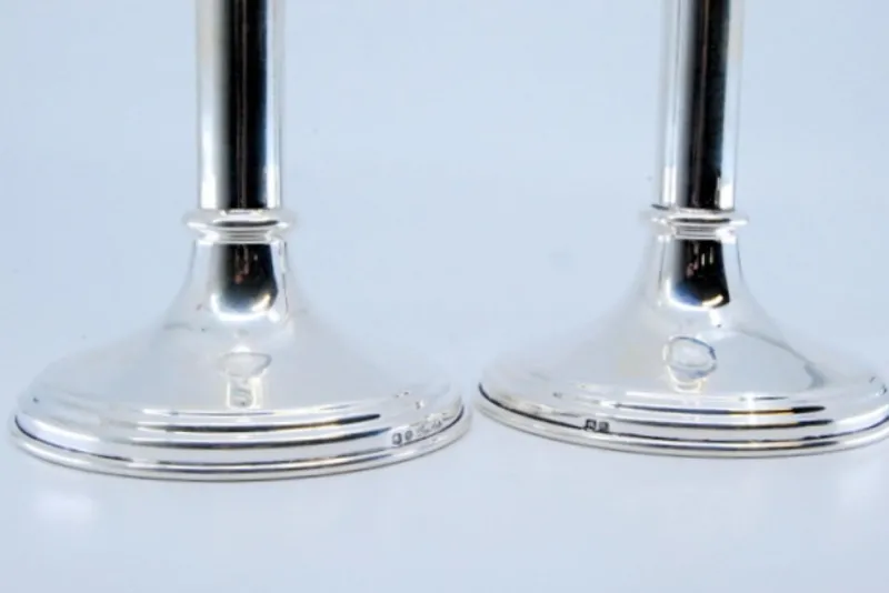 Pamono Tall Silver Candlesticks with Smooth Stems and Circular Bases> Candleholders