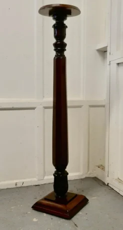 Pamono Tall 19th Century Carved Mahogany Pedestal, 1880s><noscript><img width=