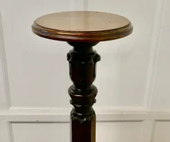 Pamono Tall 19th Century Carved Mahogany Pedestal, 1880s><noscript><img width=