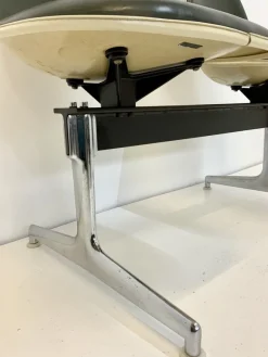 Pamono Tandem Bench in Fiberglas and Leather Seat by Charles & Ray Eames for Herman Miller, 1960s><noscript><img width=
