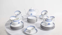 Sale Pamono Tea Set in Portuguese Porcelain from Vista Alegre, 1920, Set of 38