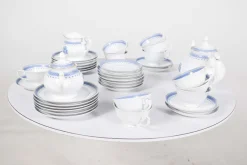 Sale Pamono Tea Set in Portuguese Porcelain from Vista Alegre, 1920, Set of 38