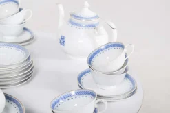 Sale Pamono Tea Set in Portuguese Porcelain from Vista Alegre, 1920, Set of 38