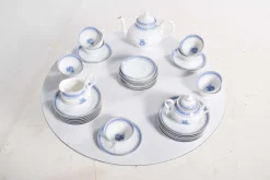 Sale Pamono Tea Set in Portuguese Porcelain from Vista Alegre, 1920, Set of 38