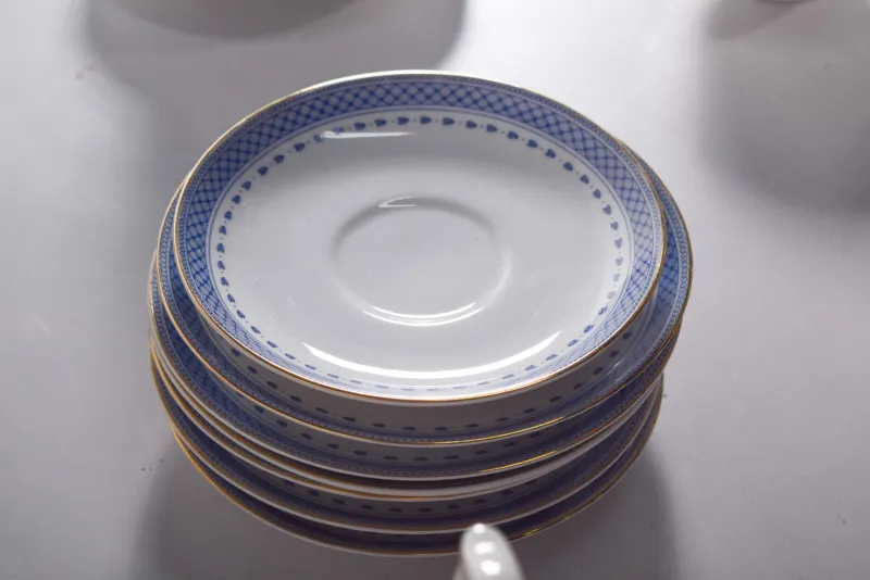 Sale Pamono Tea Set in Portuguese Porcelain from Vista Alegre, 1920, Set of 38