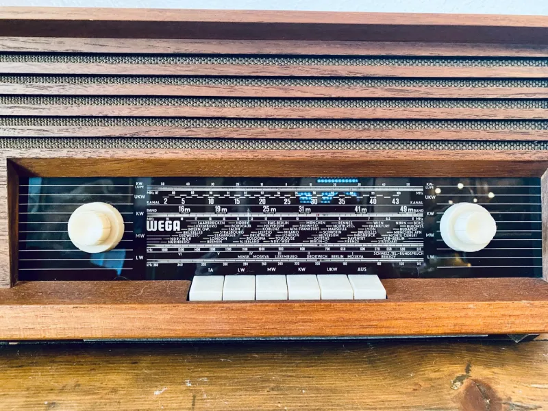 Pamono Teak Type 119 Tube Radio from Wega, 1960s> Electronics