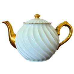 Outlet Pamono Teapot with Fluted Swirl Relief and Gilt Accents fom Haviland Limoges, France, 1950