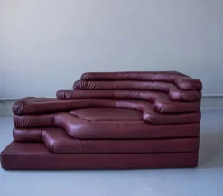 Pamono Terrazza Landscapes in Burgundy Leather by Ubald Klug for de Sede, 1970s, Set of 4> Living Room Sets