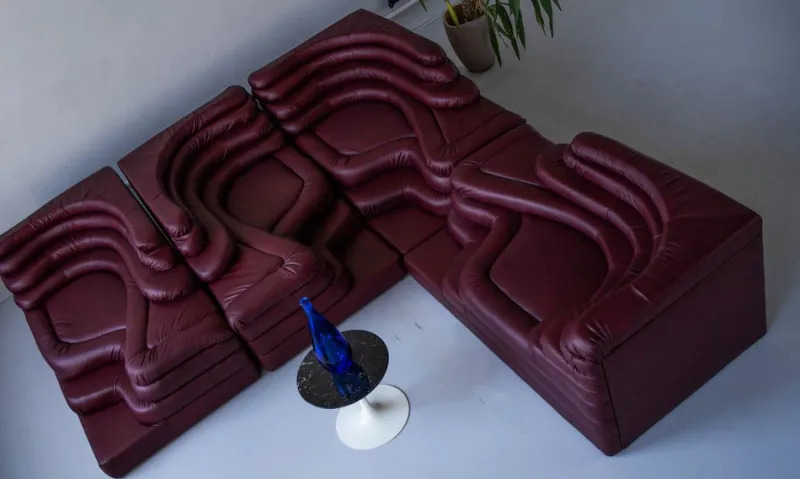 Pamono Terrazza Landscapes in Burgundy Leather by Ubald Klug for de Sede, 1970s, Set of 4> Living Room Sets