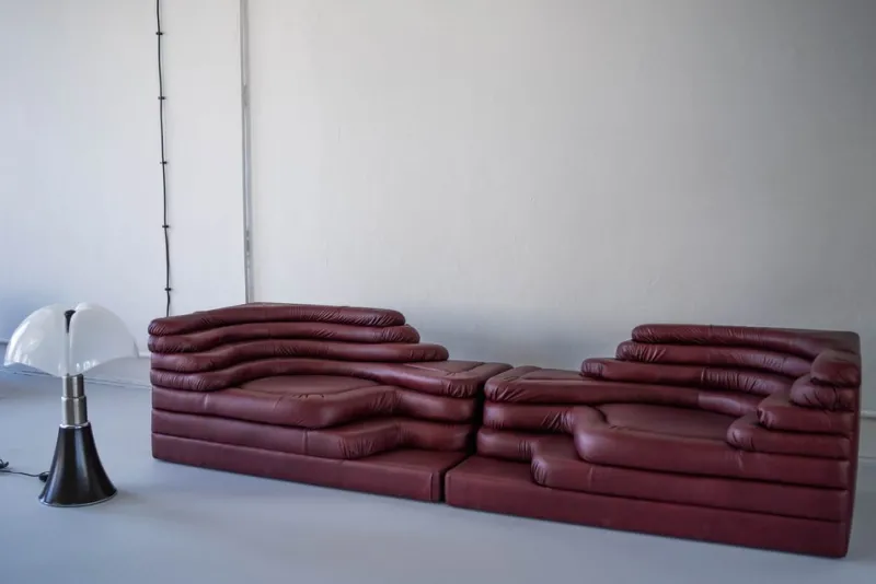 Pamono Terrazza Landscapes in Burgundy Leather by Ubald Klug for de Sede, 1970s, Set of 4> Living Room Sets