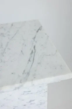 Pamono 20th Century Art Deco Columns in White Marble, Set of 2><noscript><img width=